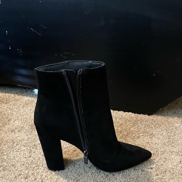 Black bootie - Picture 1 of 3